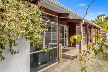 133 Great North Road, Otamatea