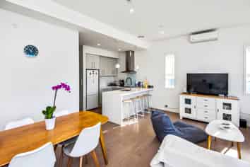 SUPERB ALBANY LIVE AND WORK PROPERTY
