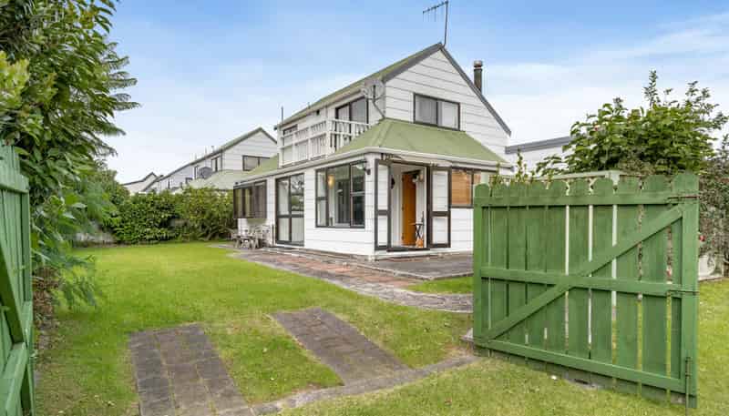 106 Everitt Crescent, Whangamata