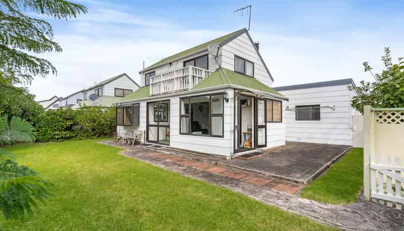 106 Everitt Crescent, Whangamata
