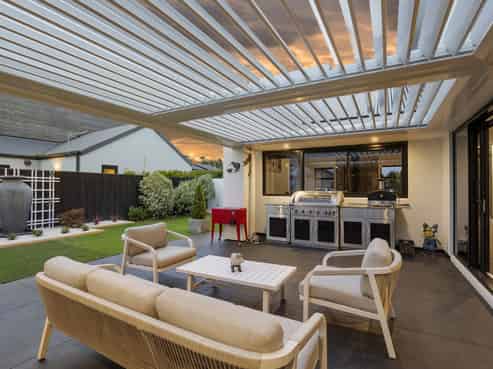 27 Carnaveron Drive, Lincoln
