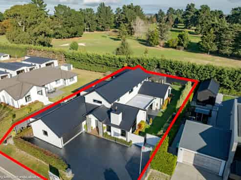 27 Carnaveron Drive, Lincoln