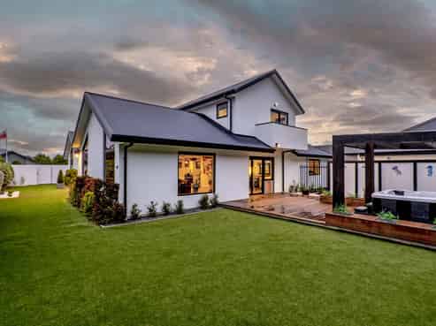 27 Carnaveron Drive, Lincoln
