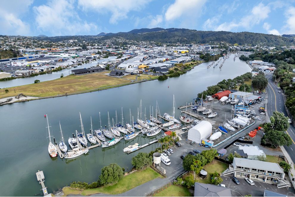 For sale 52 Riverside Drive, Riverside - realestate.co.nz