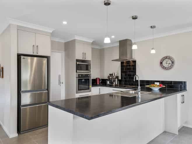 15 Shoreview Close, Omokoroa
