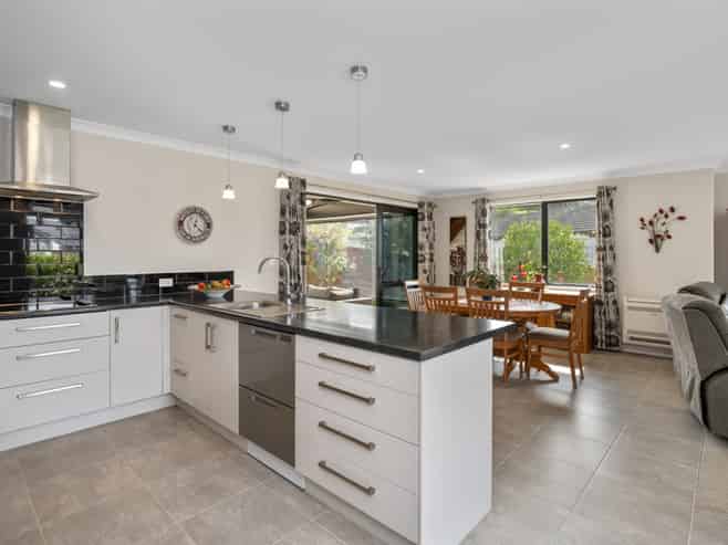 15 Shoreview Close, Omokoroa
