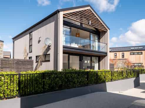 2 Eichardt Place, Jacks Point