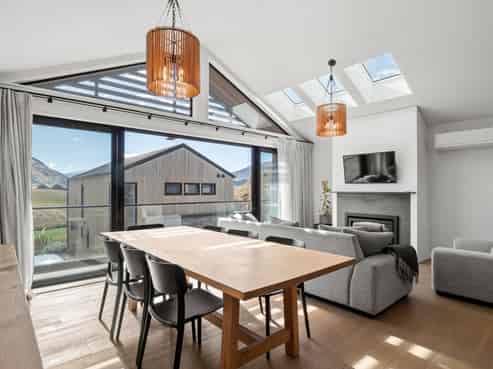2 Eichardt Place, Jacks Point
