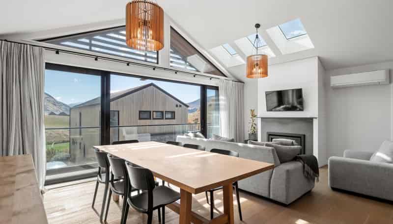2 Eichardt Place, Jacks Point