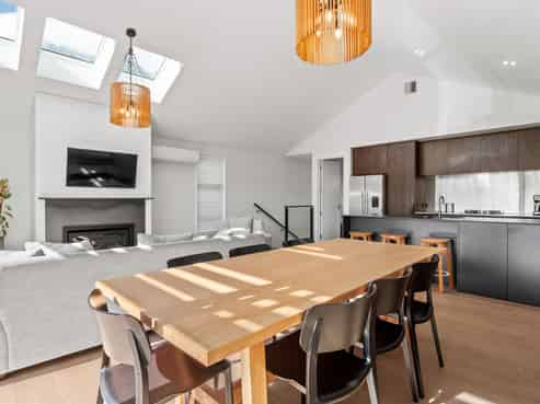 2 Eichardt Place, Jacks Point
