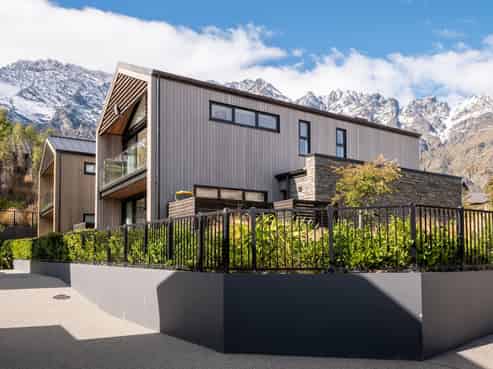 2 Eichardt Place, Jacks Point
