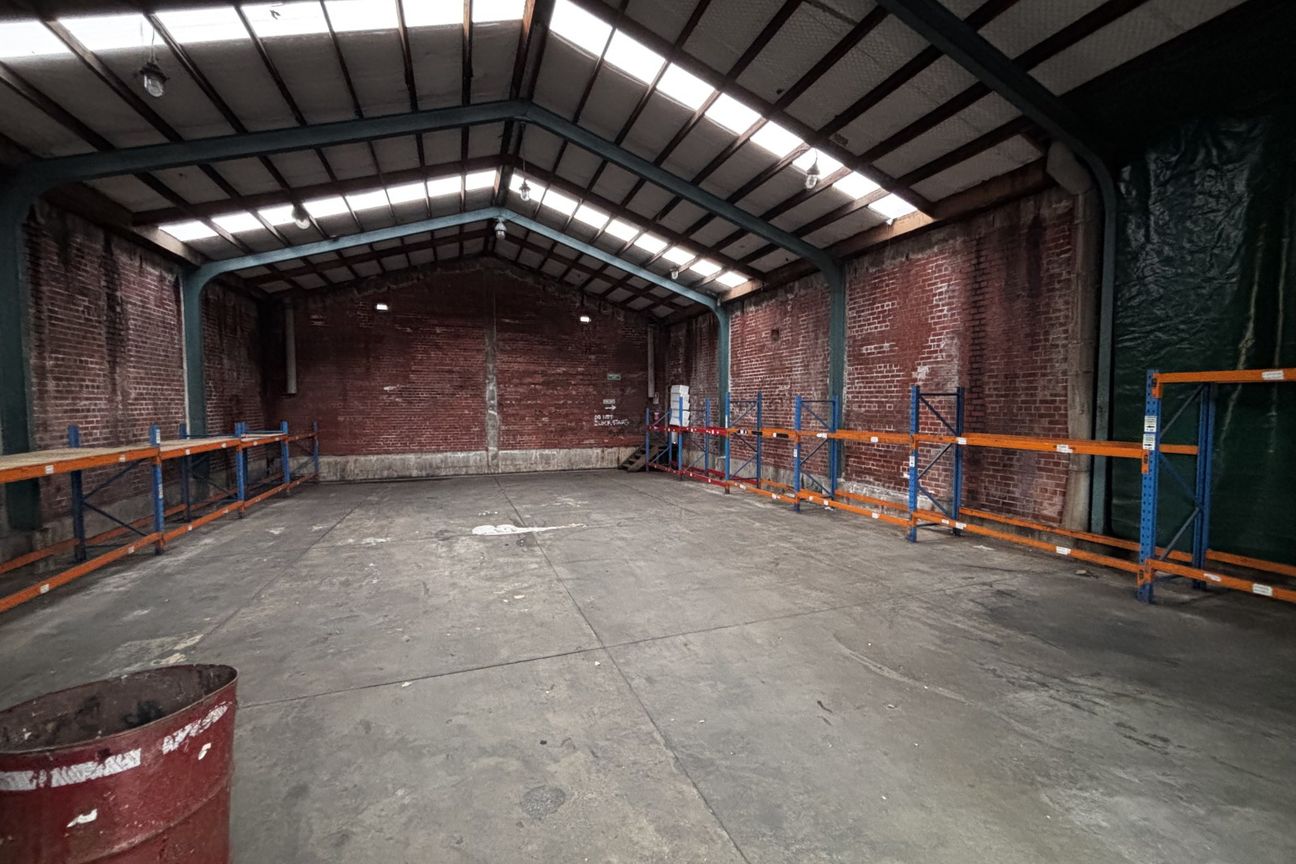 Affordable 235sqm Warehouse - Prikaz 3