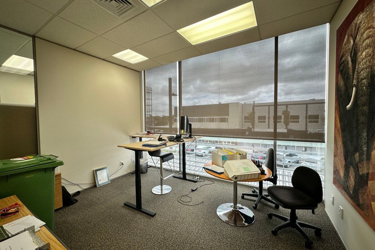 High Quality Office in Great Location - Aktar