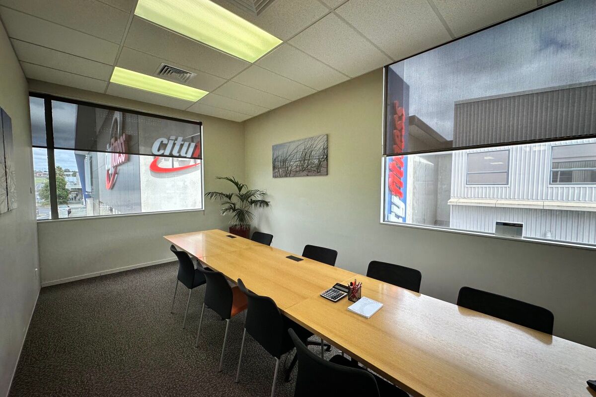 High Quality Office in Great Location - Veduta 2