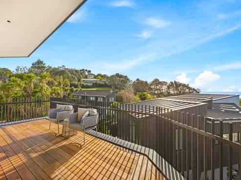 61A Churchill Road, Murrays Bay