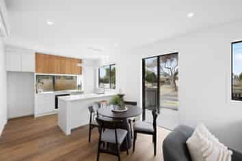 1/13 Pulham Crescent, Queenwood