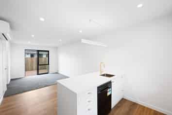 2/13 Pulham Crescent, Queenwood
