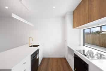 2/13 Pulham Crescent, Queenwood