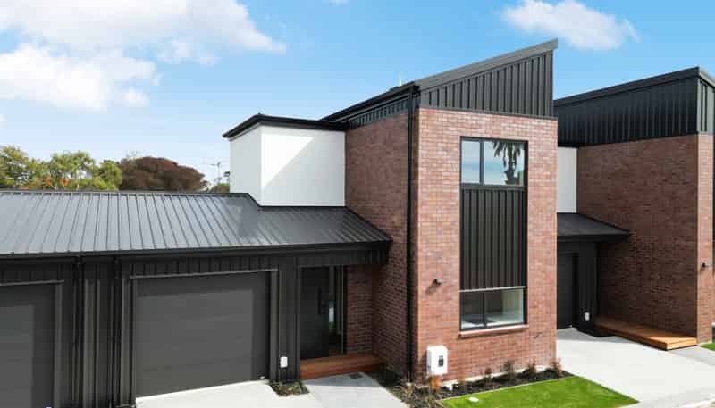 2/13 Pulham Crescent, Queenwood