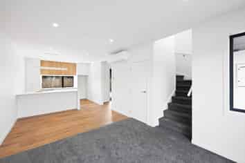 2/13 Pulham Crescent, Queenwood