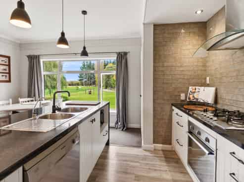 1215 Pleasant Point-Cave Highway, Pleasant Point