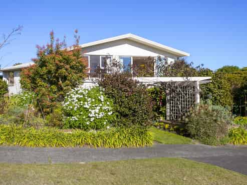 63 Birch Street, Hilltop