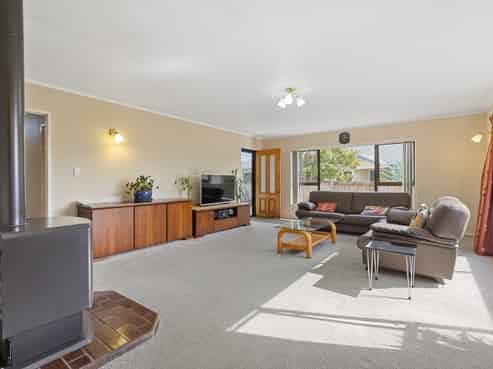 7 Kitchener Place, Putaruru