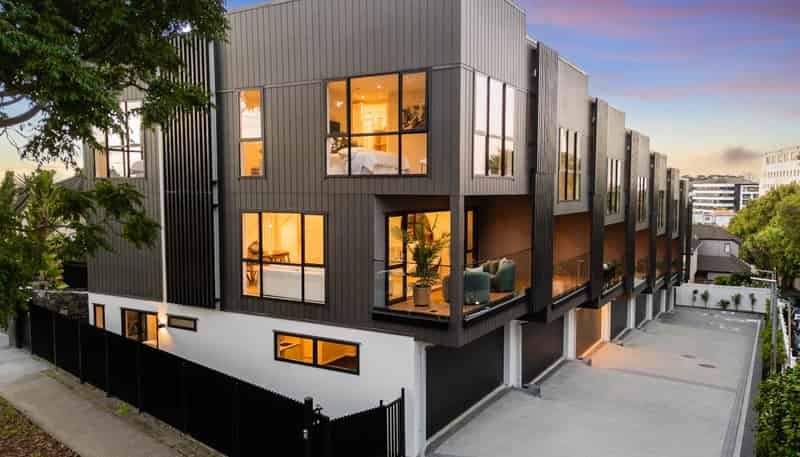 4 & 5/24 Claude Road, Epsom