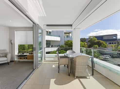 210/136 Marine Parade, Mount Maunganui
