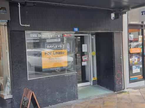 TO LEASE -119 GLADSTONE ROAD