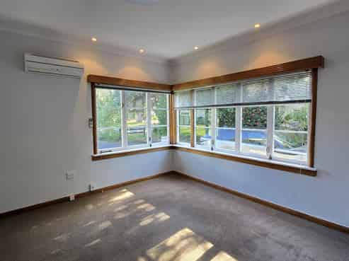 Commercial gem primed to bank, bowl or beautify!