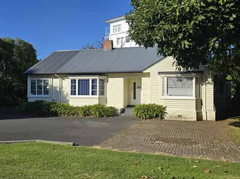 Commercial gem primed to bank, bowl or beautify!