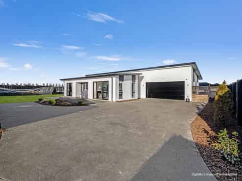 15B Strowan Avenue, Elgin