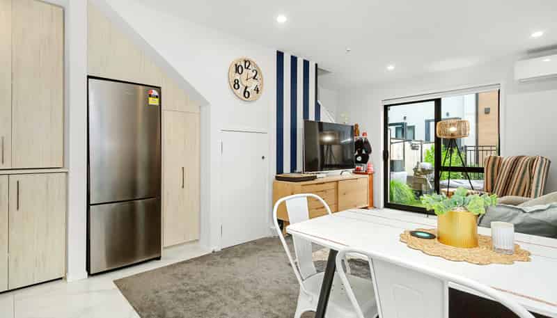 7/10 Rainey Grove, Taita