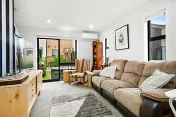 7/10 Rainey Grove, Taita