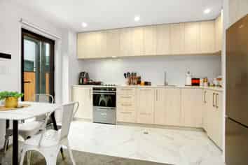 7/10 Rainey Grove, Taita