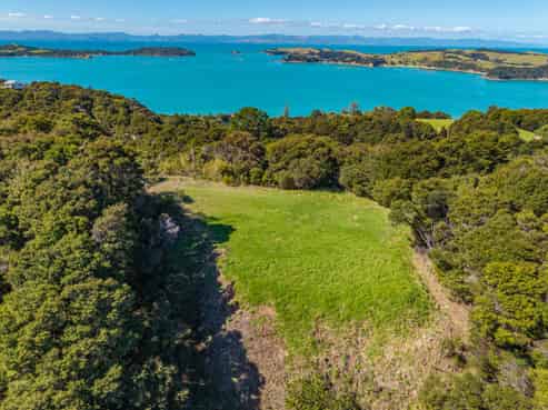 143 Cowes Bay Road, Waiheke Island