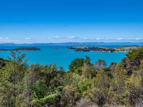 143 Cowes Bay Road, Waiheke Island