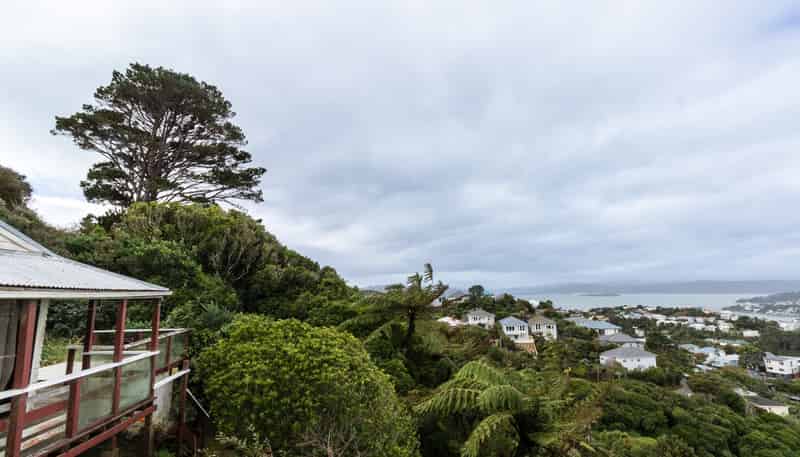 32 (Upstai Highbury Road, Highbury