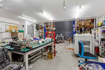 VERSATILE LIVE AND WORK - 226M²
