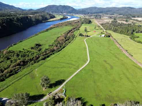  200 Golf Links Road, Kaiata