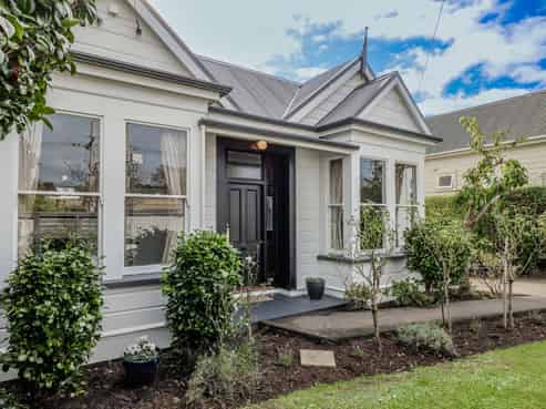 8 Beta Street, Belleknowes