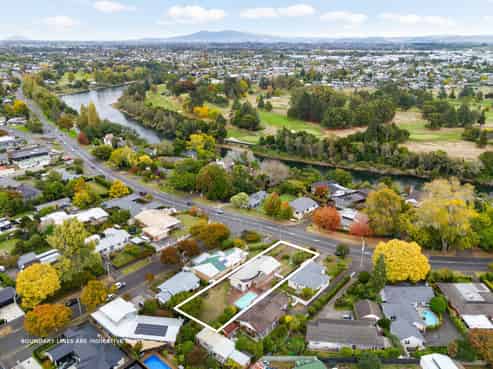948 River Road, Queenwood