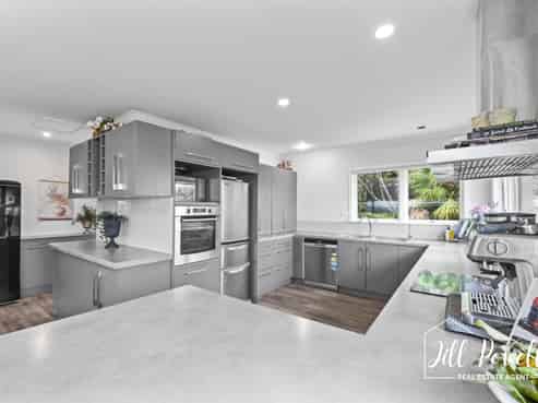 2 Bickerstaffe Road, Maungaturoto