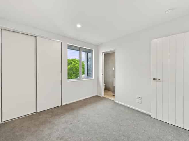 2/139 St Albans Street, Saint Albans