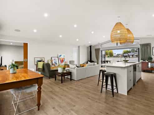 2 Willowbrook Place, Clive