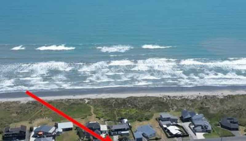 17 Marine Parade, Foxton Beach