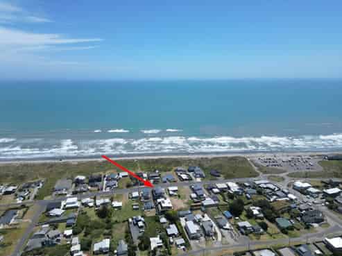 17 Marine Parade, Foxton Beach