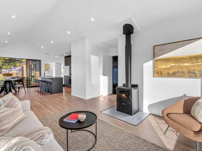 111, 113 Wooing Tree Avenue, Cromwell