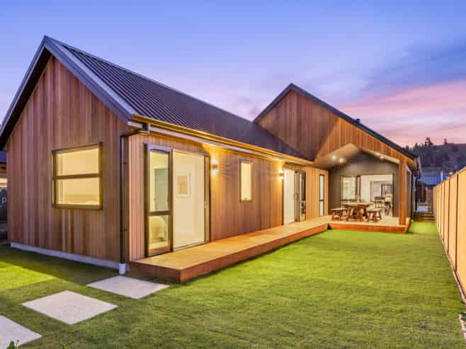 111, 113 Wooing Tree Avenue, Cromwell